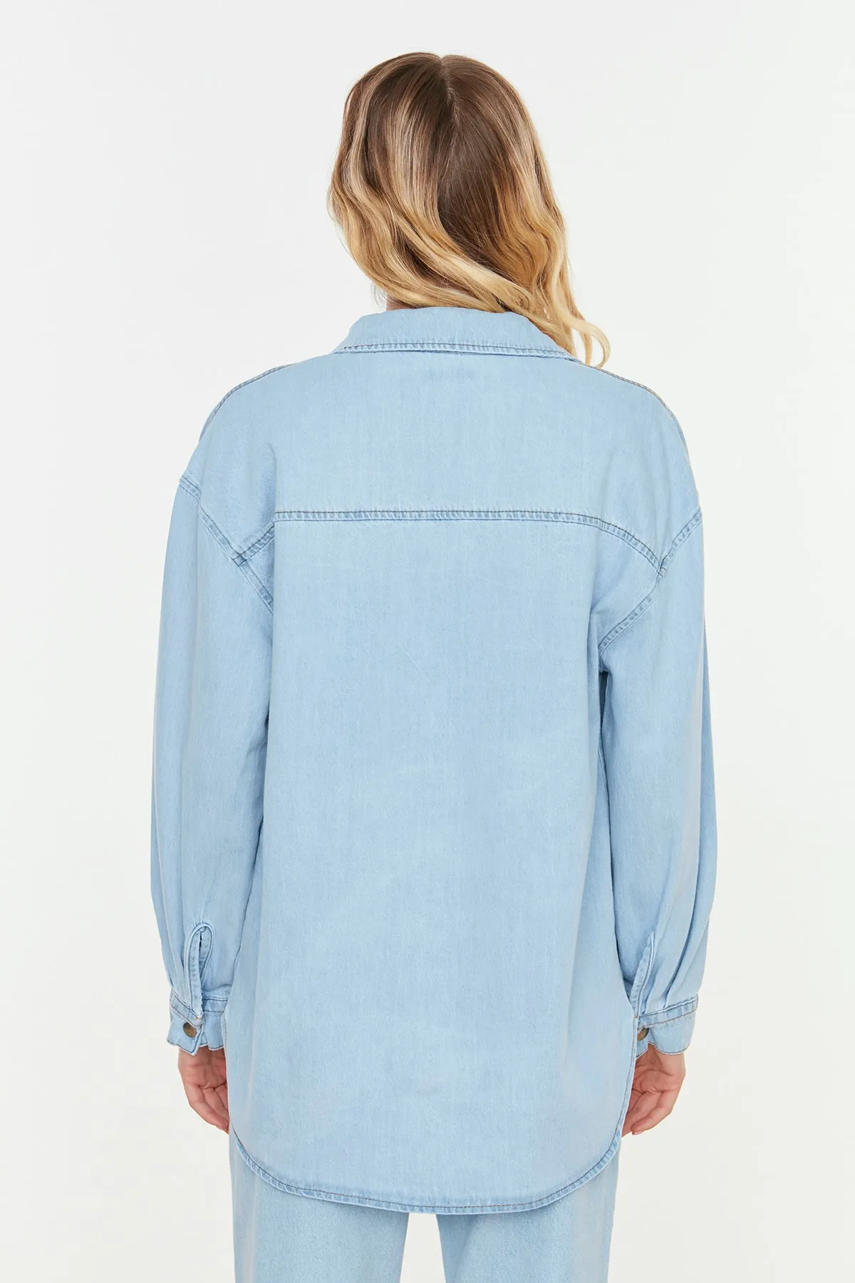 Trendyol Collection  Blaues Baic-Jeanshemd TWOSS22GO0185