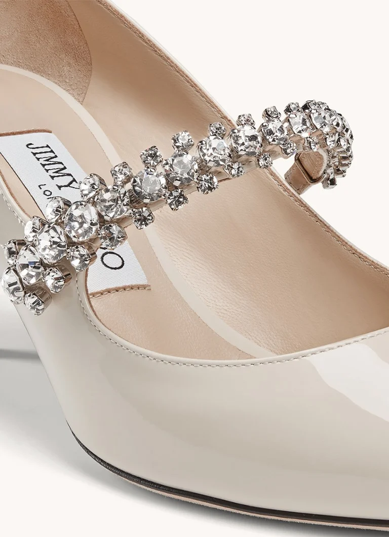 Jimmy Choo Bing 65 -lakkanahkaiset avokkaat strasseilla