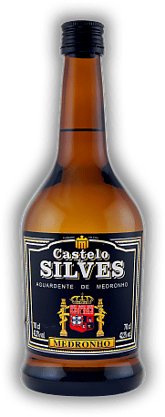 Aguardente Medronho Castelo de Silves 42%-43% Aguardente Medronho Castelo de Silves 42%-43% Typisch für die Algarve, ein Brand aus den Früchten des Erdbeerbaumes. 0,7	 Liter - Vol 42-43%
