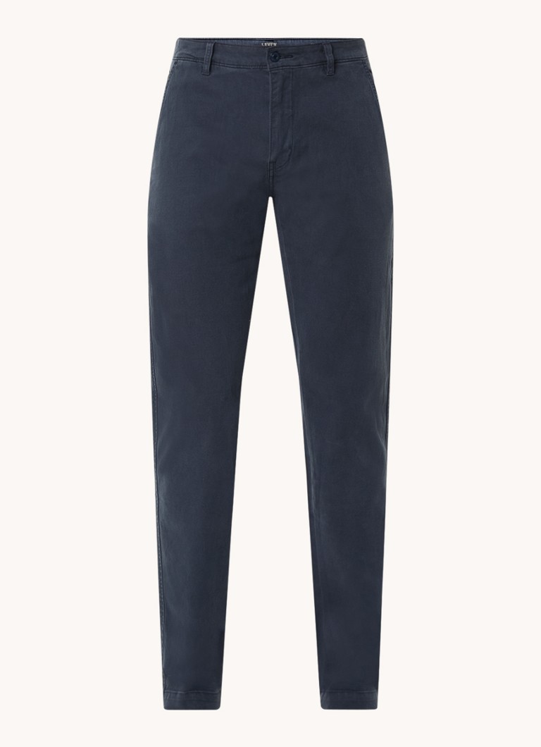 Pantaloni chino Levi's XX cu croială conică pe picioare și buzunare cusute.