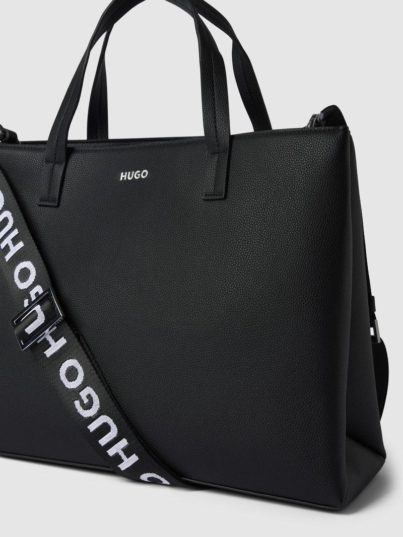 Handtasche mit Label-Details in schwarz