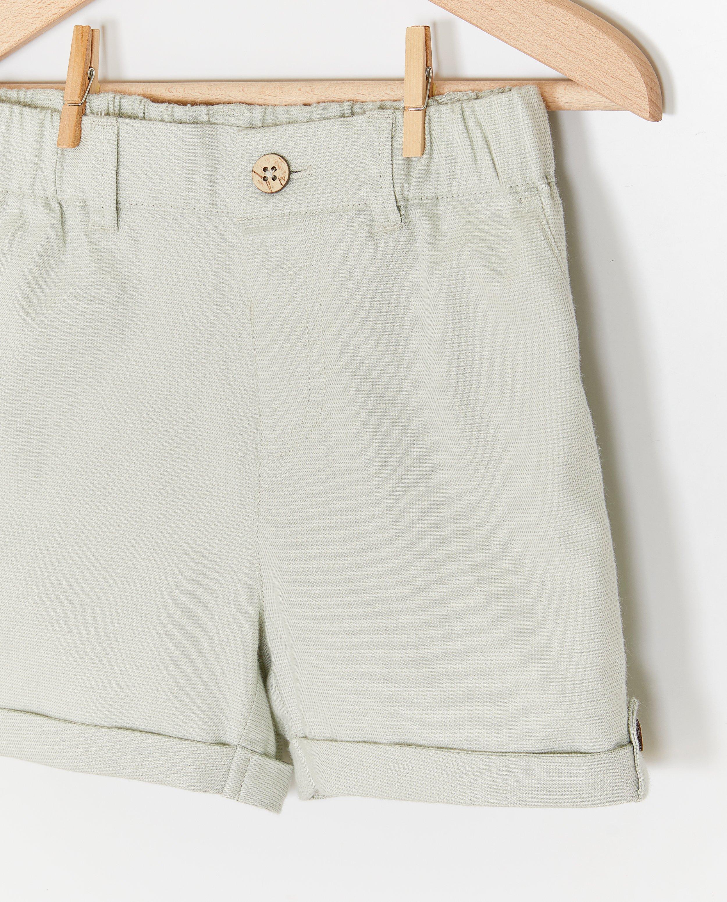 Pantaloni scurți verde deschis pentru Cuddles and Smiles, kaki pentru ocazii speciale