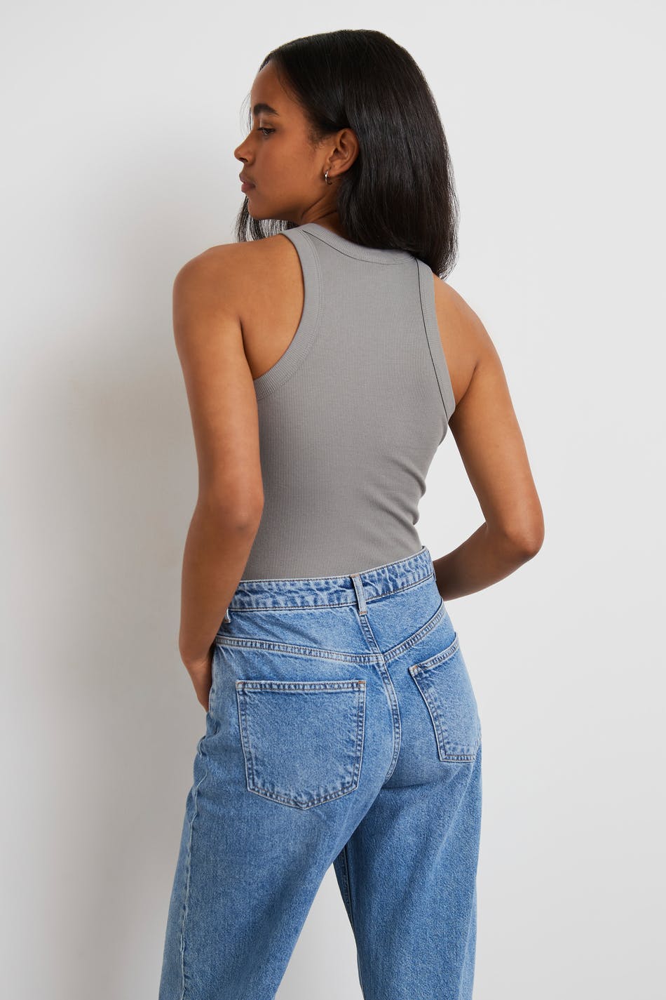 Basic rib tank
