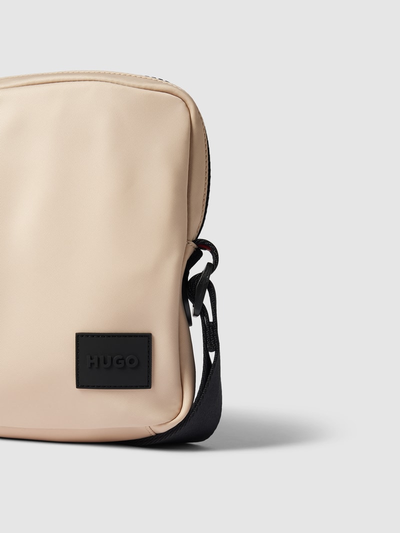 Umhängetasche mit Label-Patch Modell 'Ethon' in sand