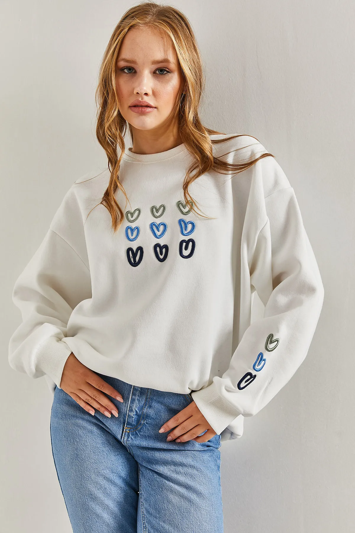 Bianco Lucci  Damen-Sweatshirt mit dreifädigem Raised Heart-Print