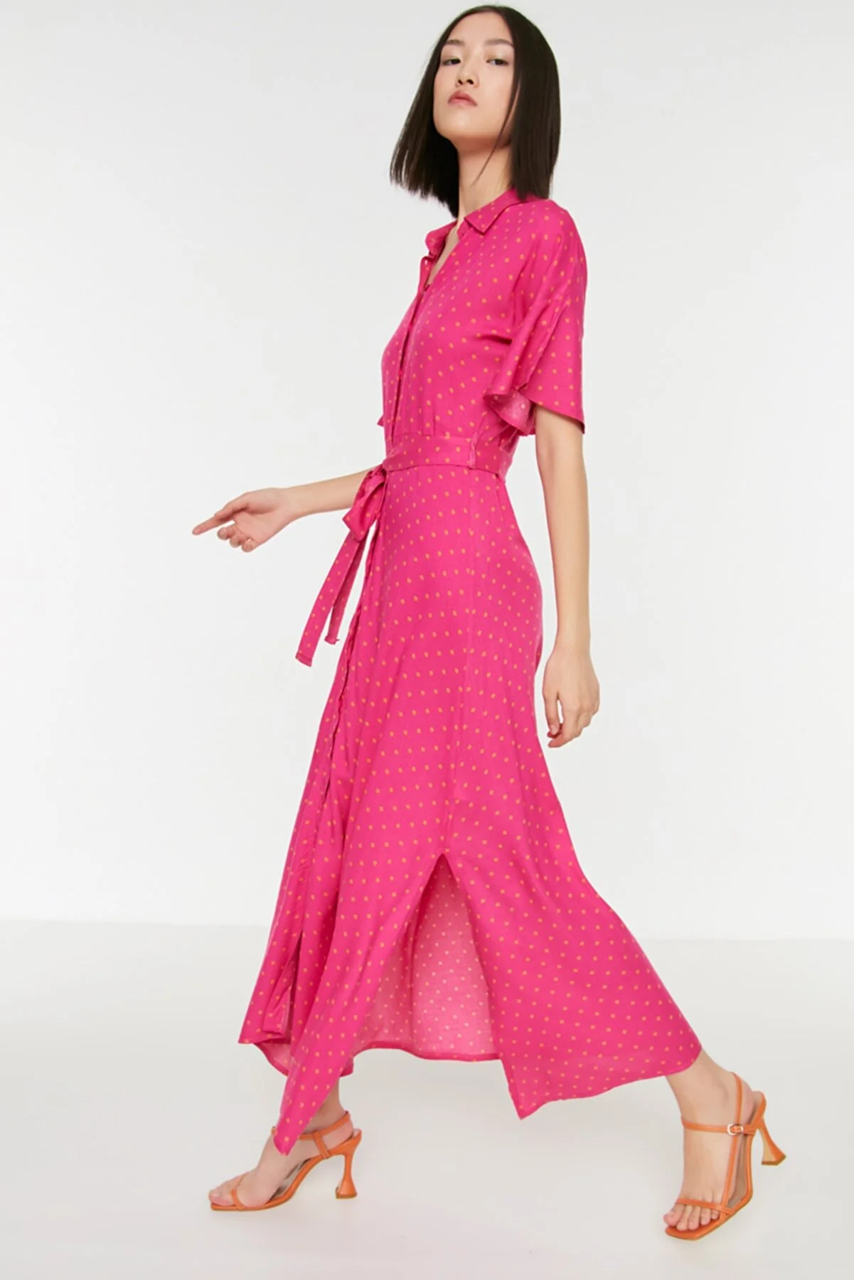 Trendyol Collection  Fuchsiafarbenes, gewebtes Maxi-Hemdkleid aus Viskose mit Gürtel TWOSS19EL0094