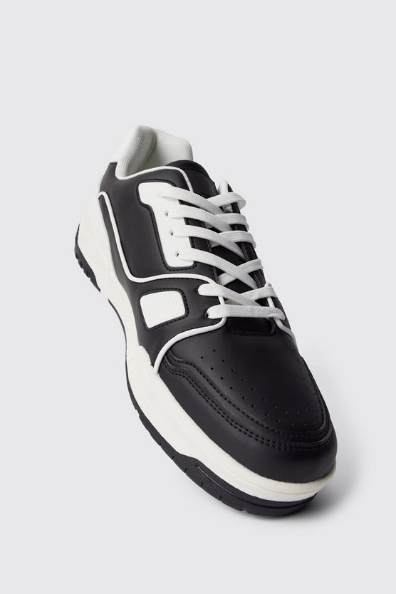 Klobige Sneaker mit Detail