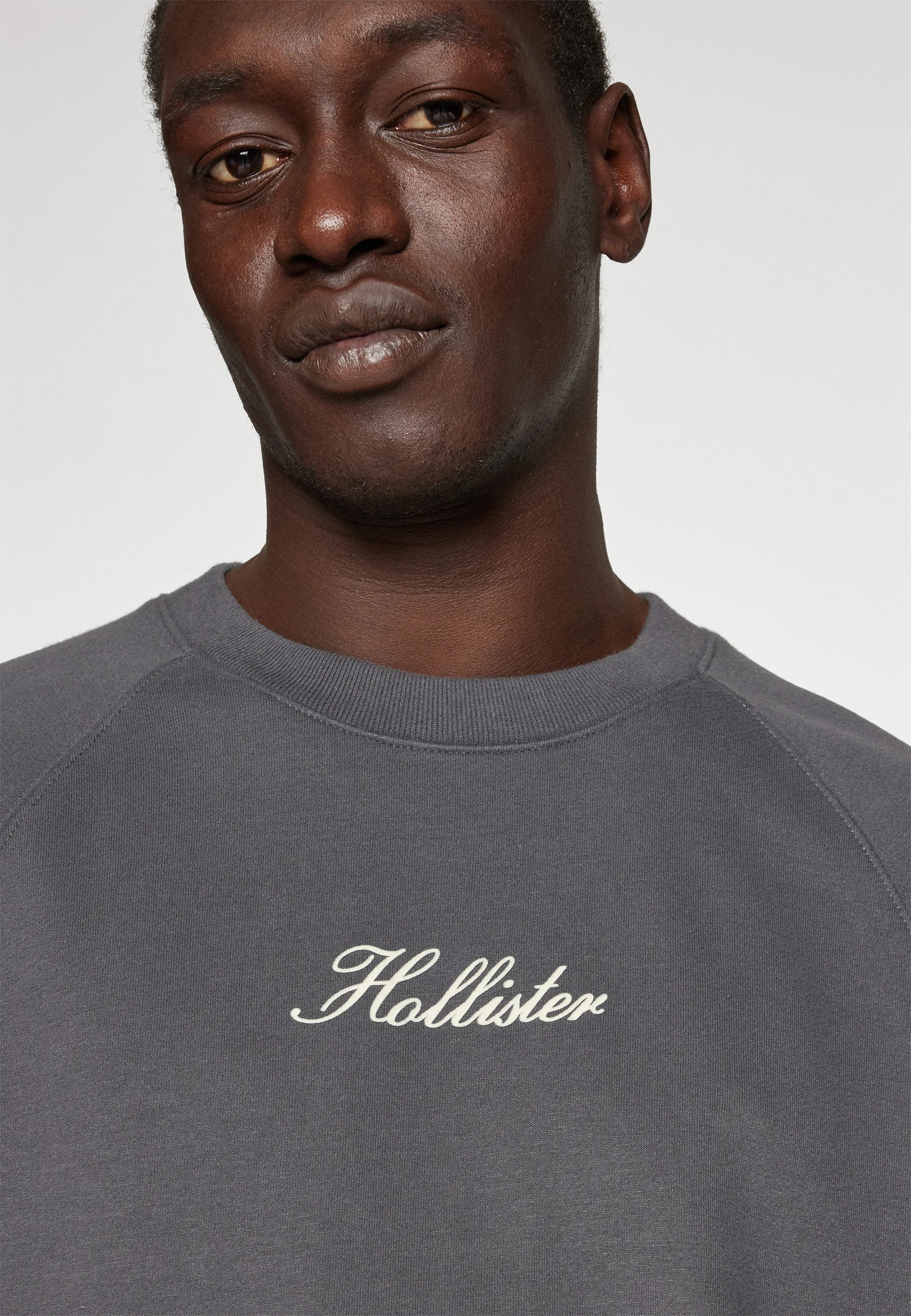 Sudadera Hollister Co. EXCLUSIVE CREW