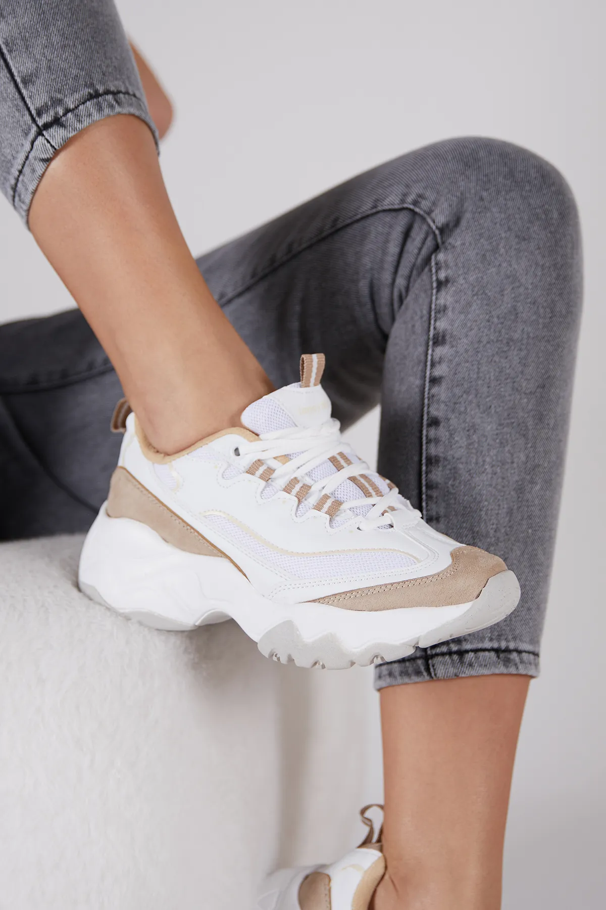 Tonny Black  Beige Sportschuhe für Damen Tb7040
