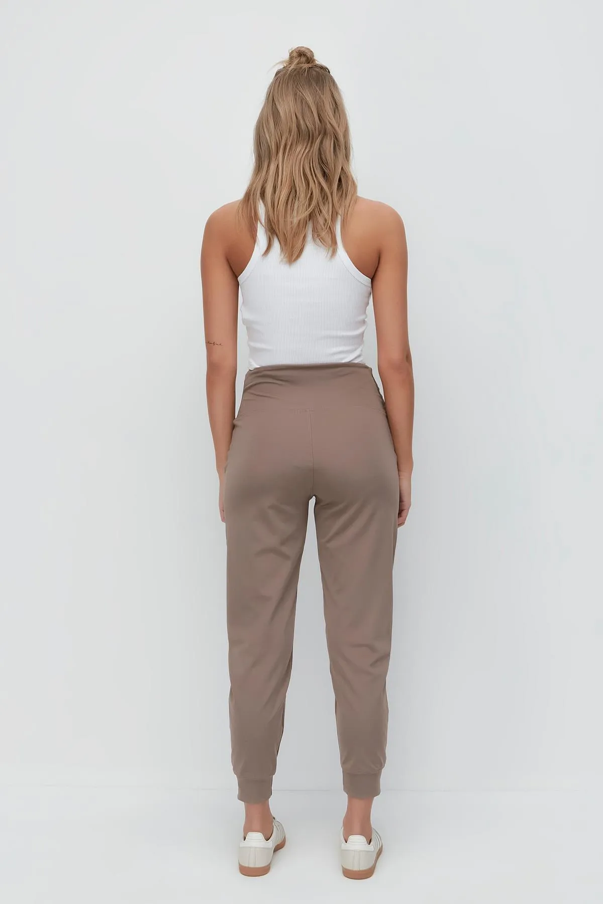 C&City  Jogginghose mit hoher Taille und Bündchen an den Beinen 811 Braun