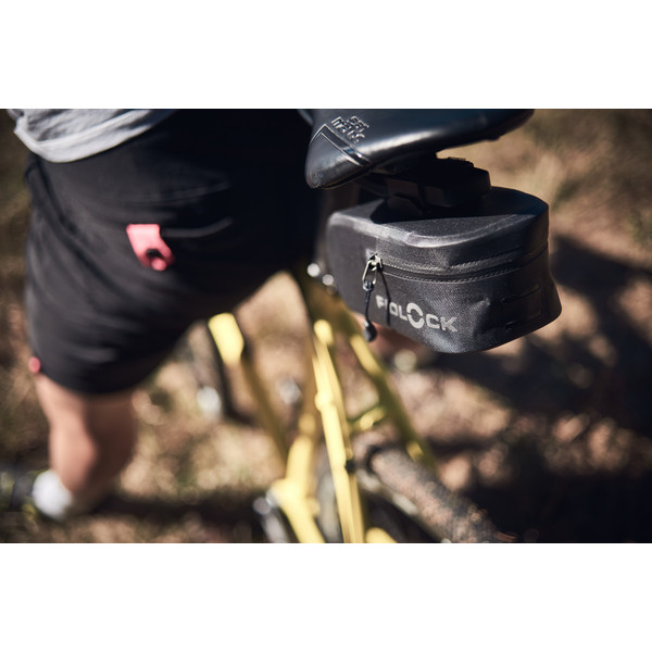 PUSH SADDLE BAG 600 + SADDLE BASE - Satteltasche