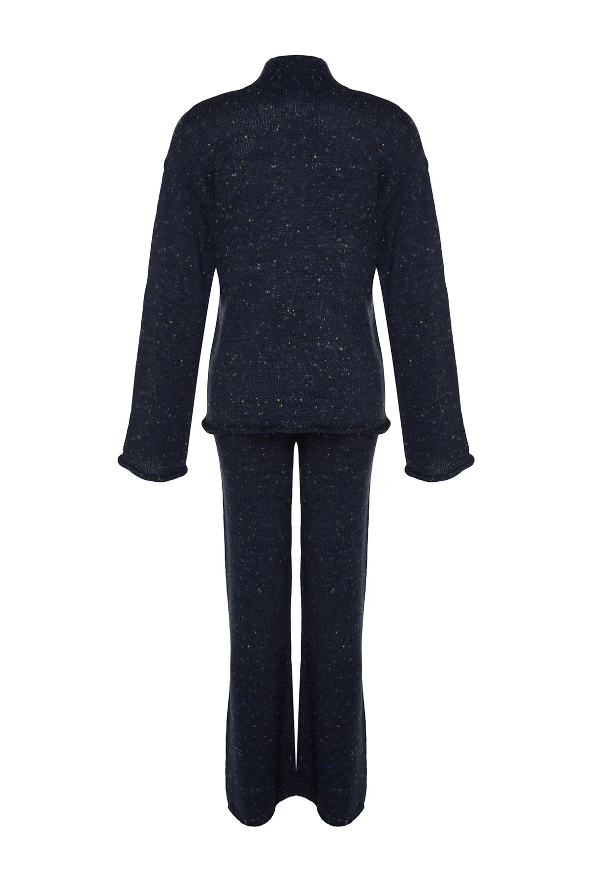 Trendyol Collection  Marineblaues Set aus Oberteil und Unterteil aus weich strukturierter Wolle mit Farbverlauf TWOAW24AU00106