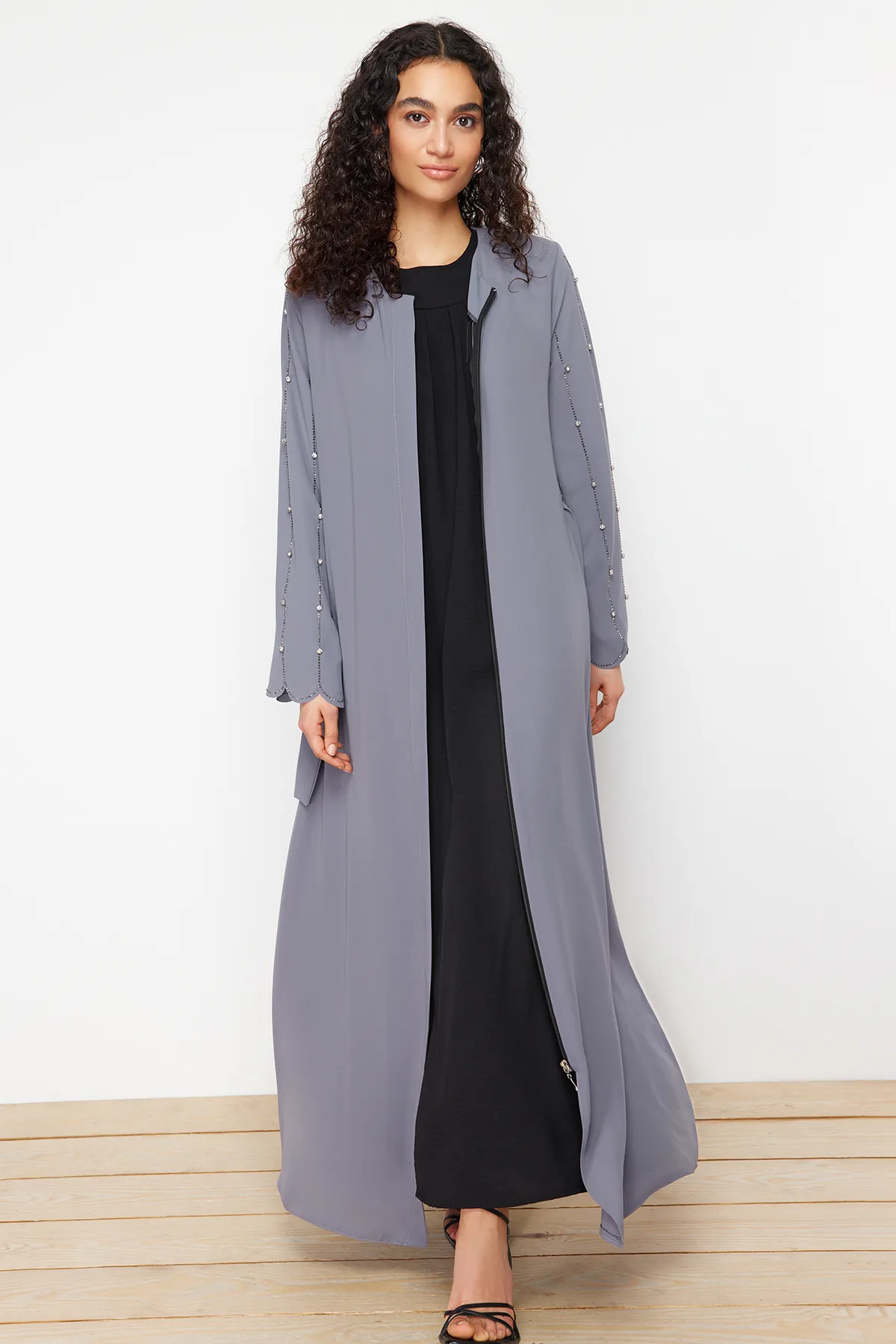 Trendyol Modest  Graues Stein-Accessoire, gewebte Kappe & Ferace & Abaya TCTSS24KF00019