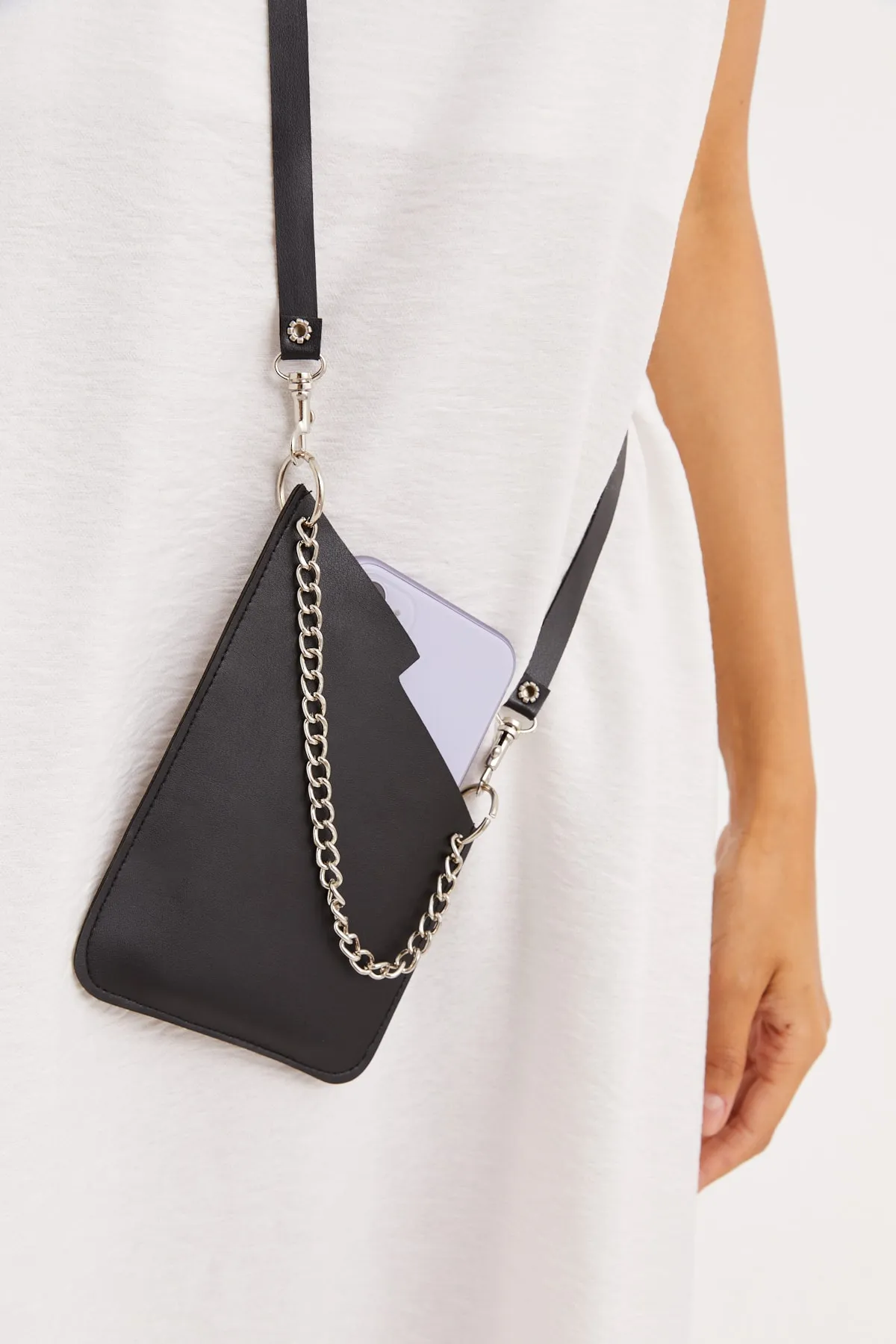 Cool & Sexy  Damen-Handytasche mit Kette in Schwarz BE561
