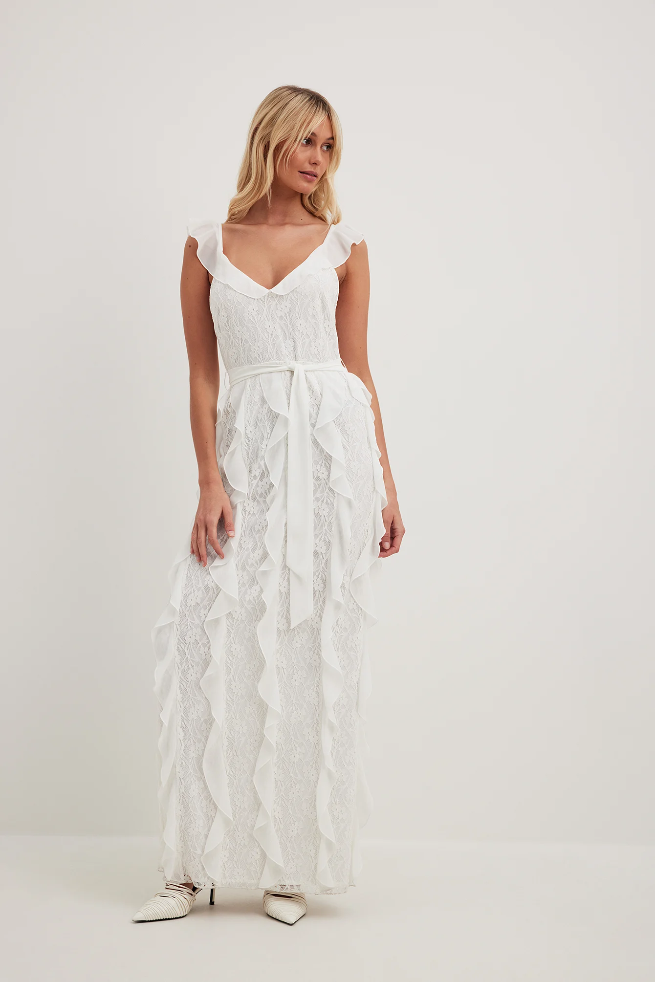 Transparentes Maxikleid mit Spitzendetail
