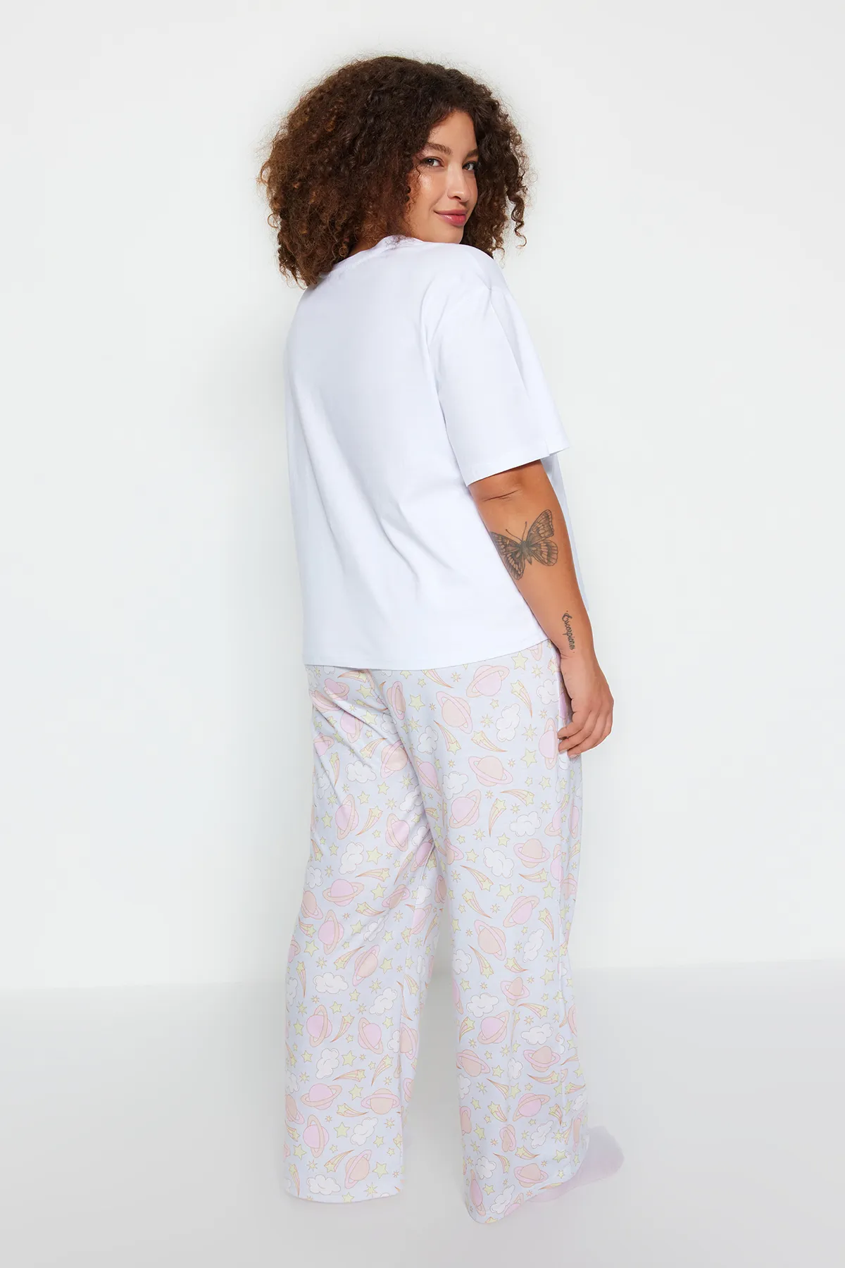 Trendyol Curve  Rosa bedrucktes Strickpyjama-Set TBBAW24AI00023
