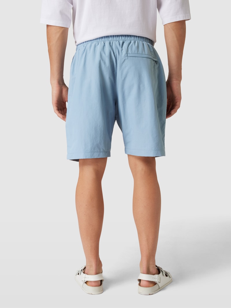 Shorts mit Label-Print in hellblau