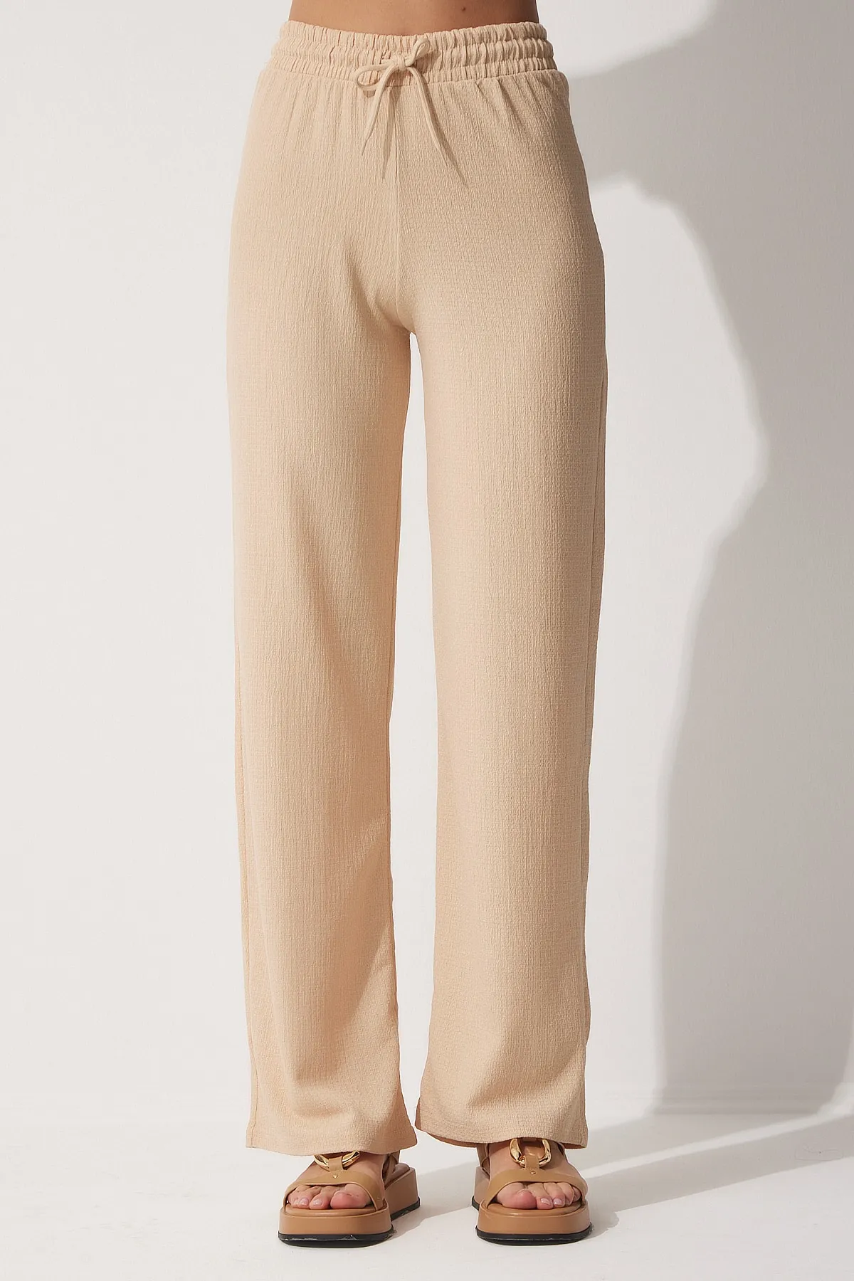Happiness İstanbul  Cremefarbene Damen-Strickhose mit weitem Bein XR00016