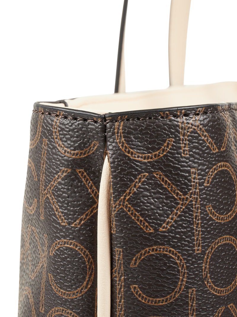 Shopper mit Logo-Muster in mittelbraun
