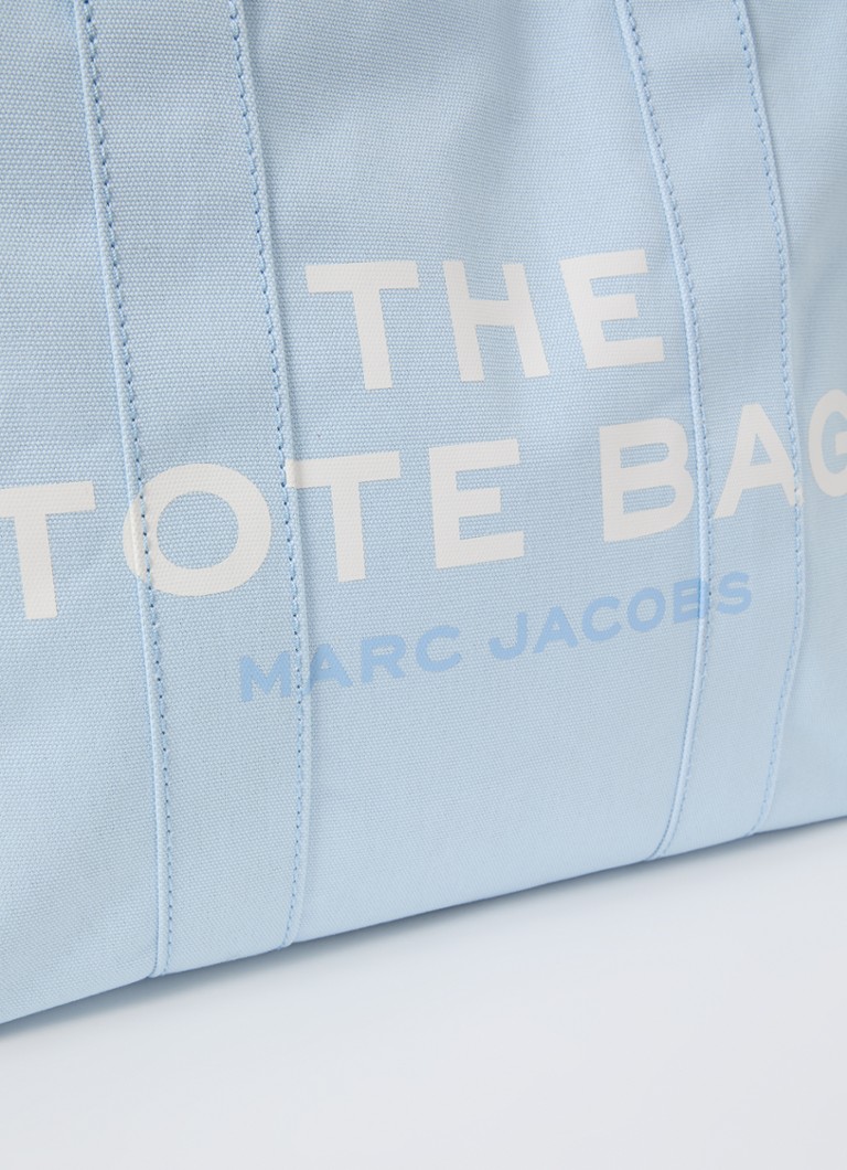 Geantă mare Marc Jacobs din pânză cu logo imprimat.