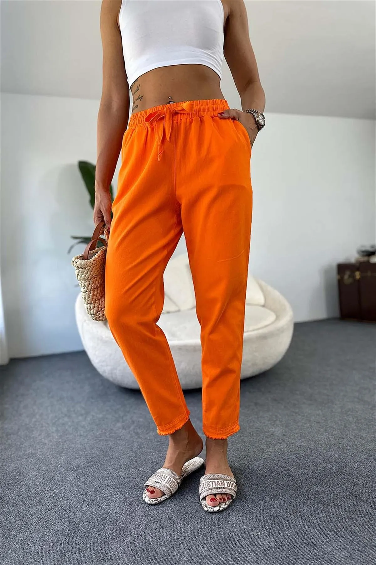 Laluvia  Gefärbte Gabardine-Hose mit Quastendetail