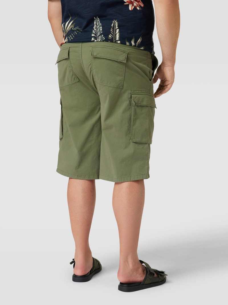 PLUS SIZE Cargoshorts mit Pattentaschen in olivgrün