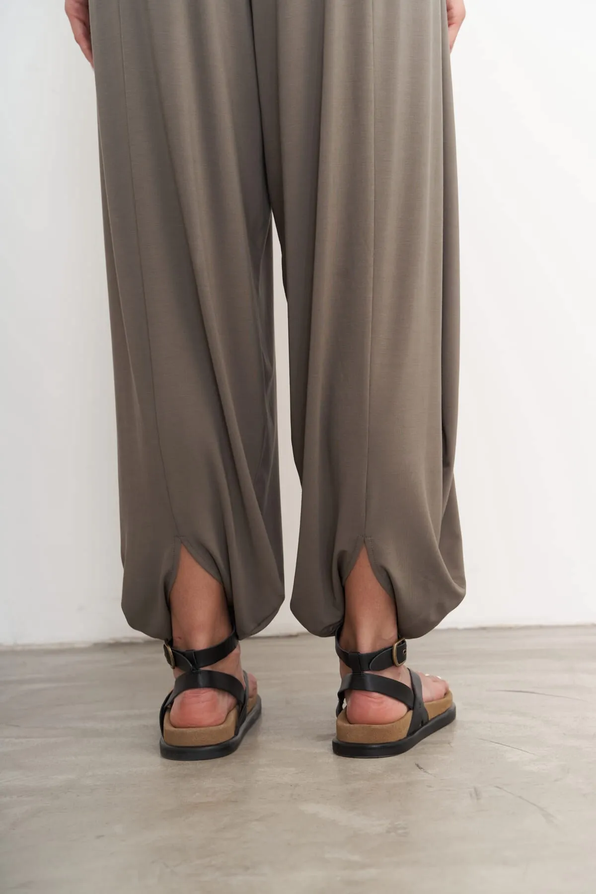 MAİ COLLECTİON  Casey – Set aus verkürzter Khakihose