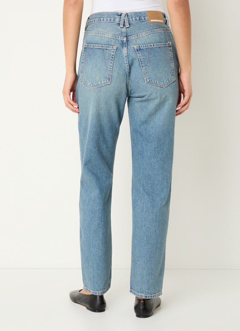 Jeans dritti a vita alta Aaikala di ARMEDANGELS in misto cotone biologico, lavaggio medio.