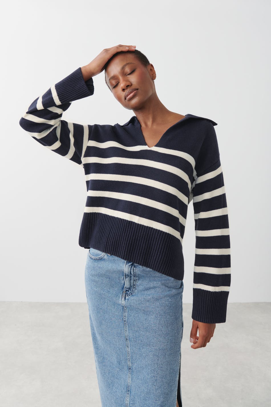 Knitted collar sweater