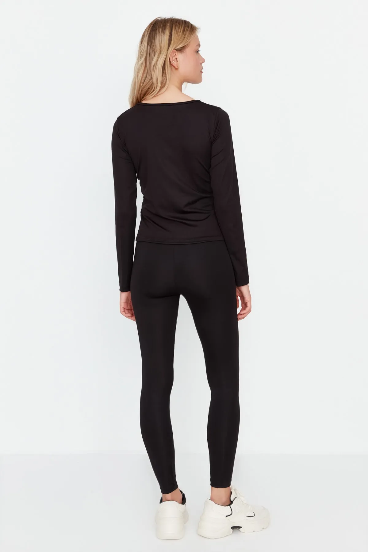 Trendyol Collection  Schwarzes Scuba-Strick-Unterteil-Oberteil THMAW23AU00070