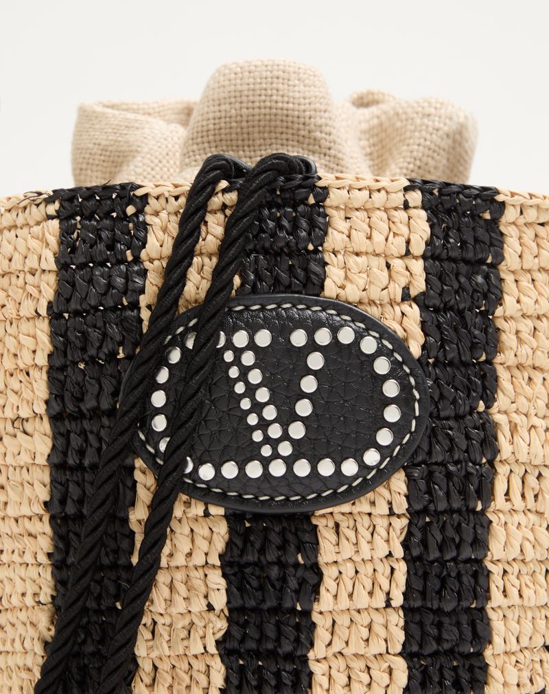 Valentino Garavani lille stribet raffia-buckettaske