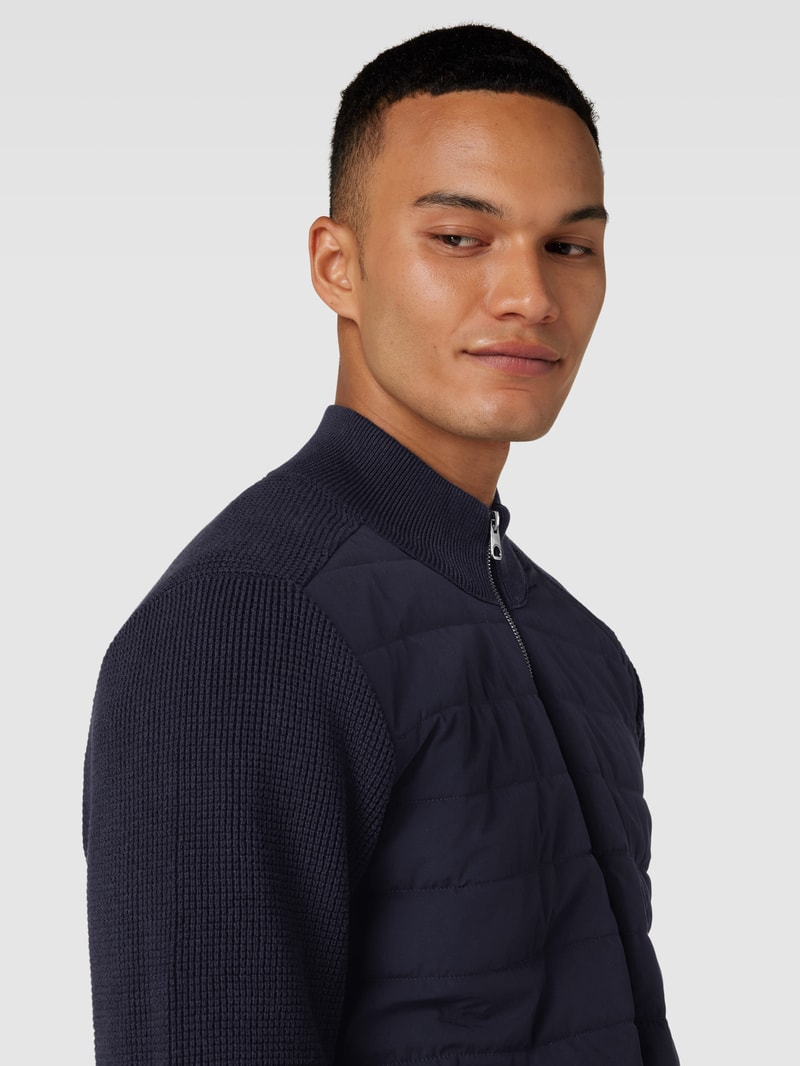 Strickjacke mit Stehkragen und Reißverschluss in marineblau