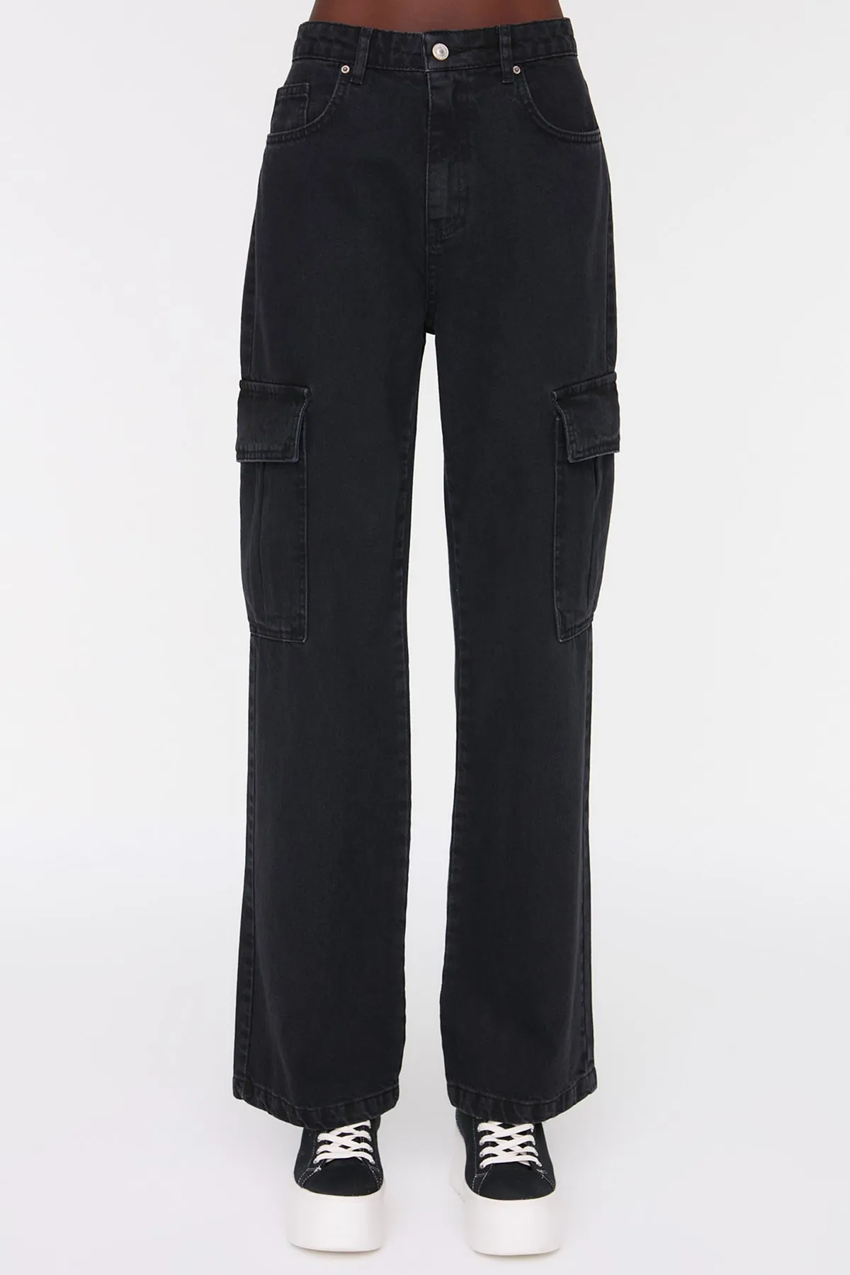 Trendyol Collection  Schwarze Cargo-Jeans mit hoher Taille und weitem Bein TWOSS22JE0581