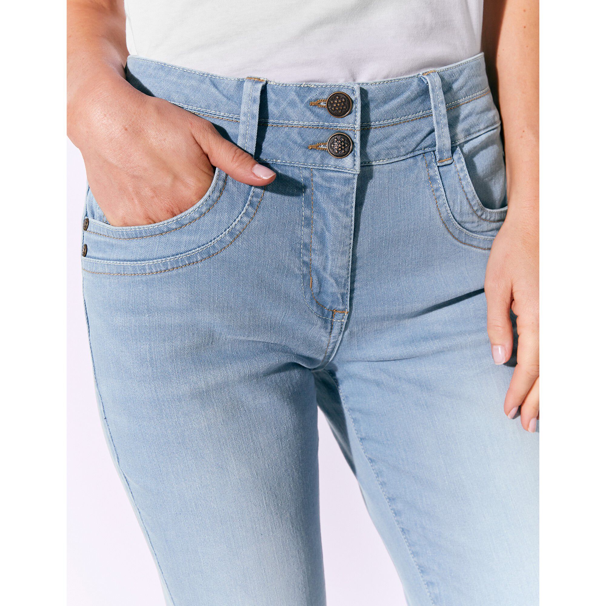 Pantacourt fuselé base boutonnée, jean stretch