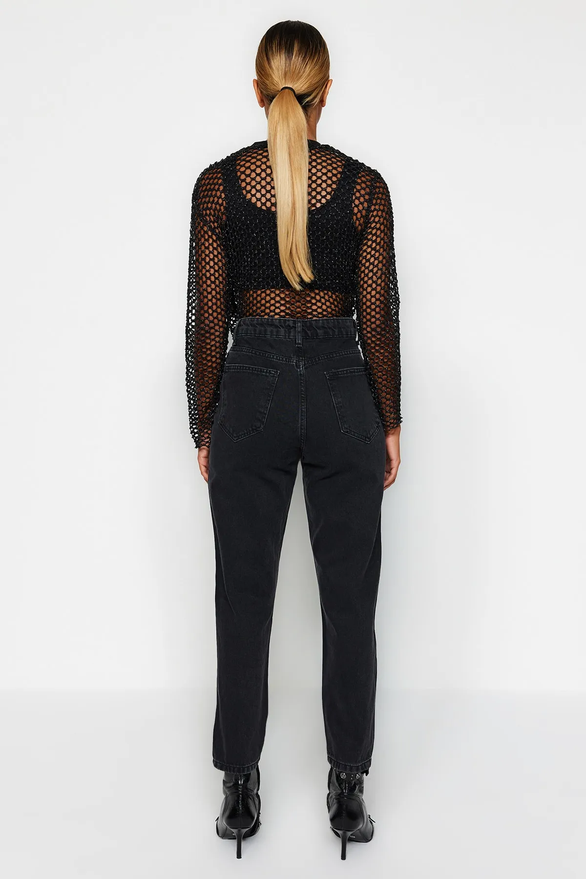 Trendyol Collection  Schwarze High-Bel-Mom-Jeans TWOSS20JE0108