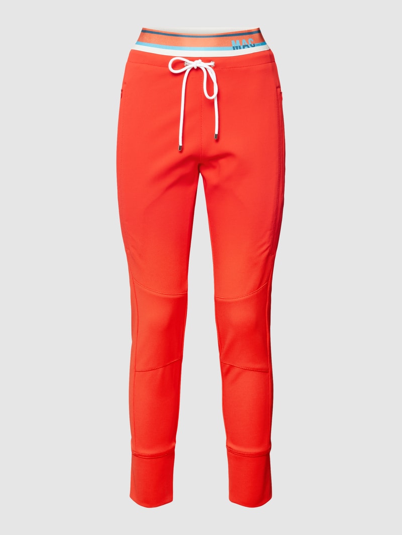 Sweatpants mit Teilungsnähten Modell 'FUTURE 4.0' in rot