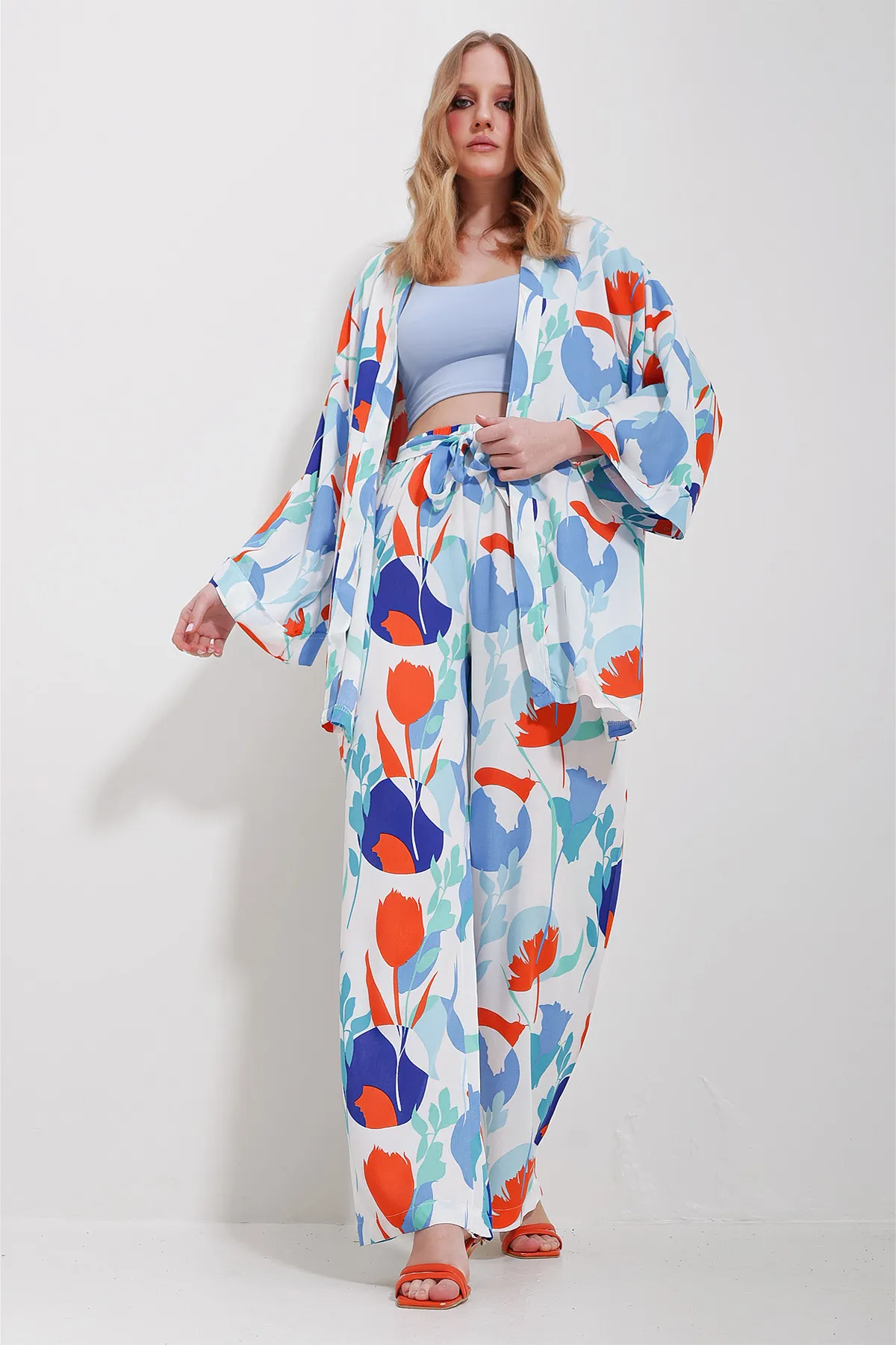 Trend Alaçatı Stili  Ecru-orangefarbenes Set aus Kimonojacke und Palazzo-Hose für Damen ALC-X11594