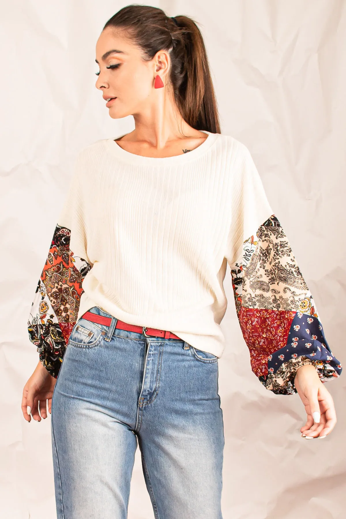 armonika  Gemusterte Ballon-Strickbluse für Damen in Ecru mit Ärmeln ARM-20K081001
