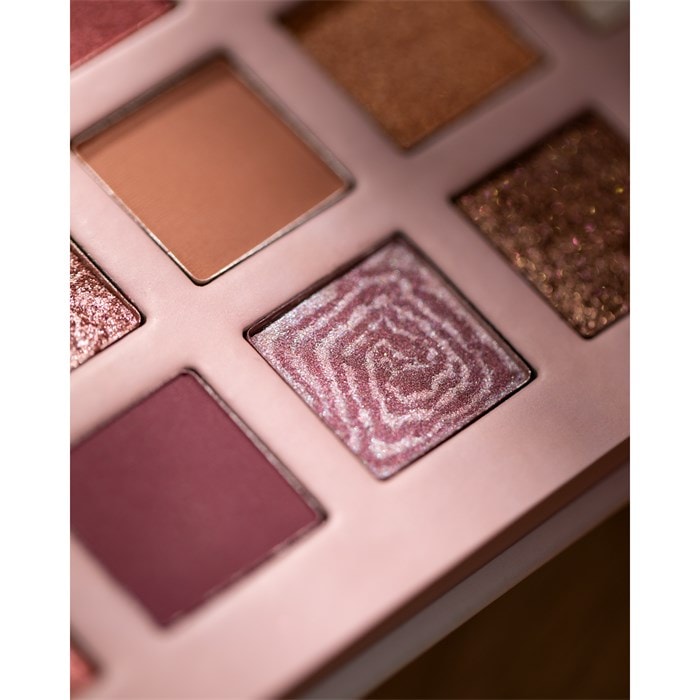 Daring Nude Eyeshadow Palette