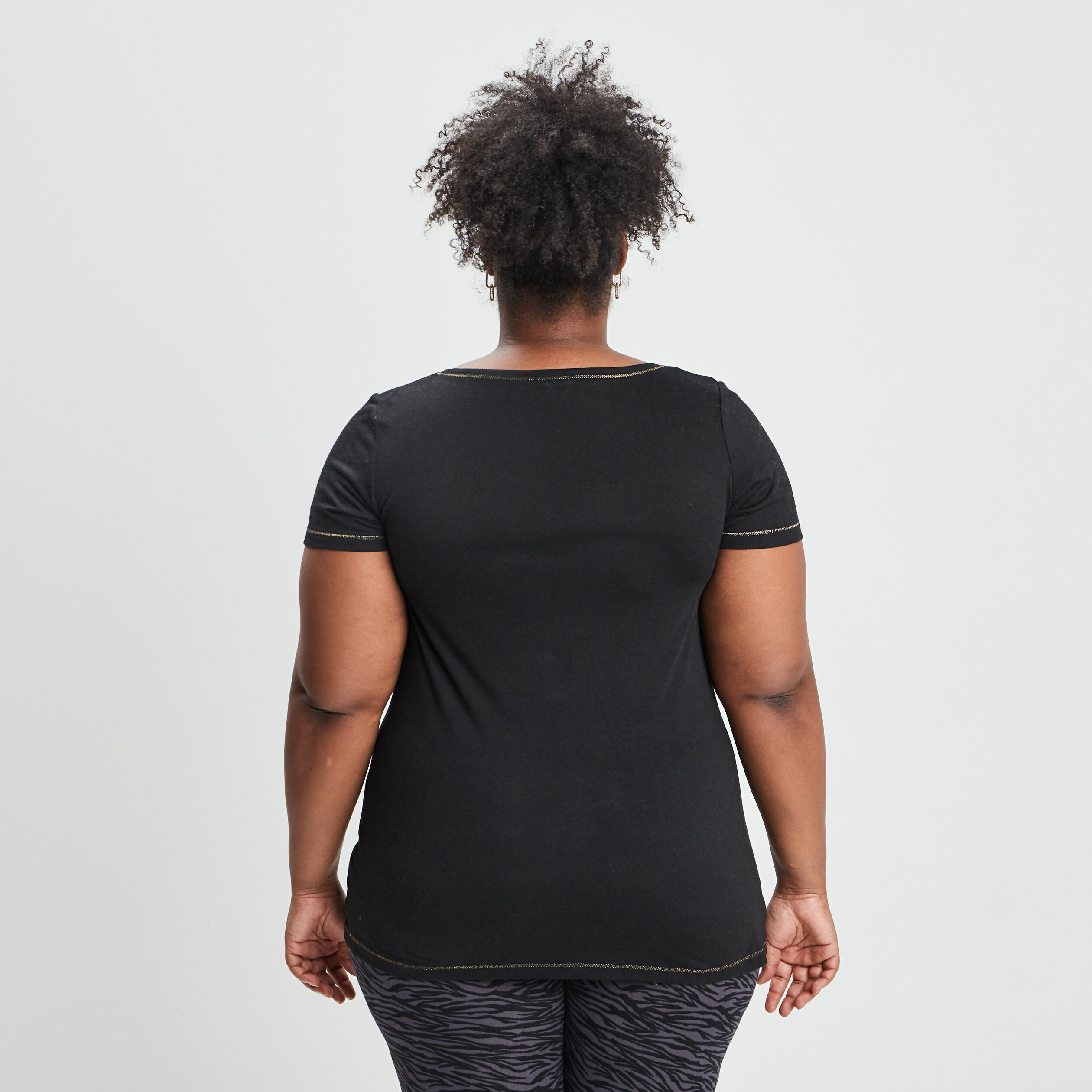 T-shirt manches courtes col V noir femme grande taille | La Halle