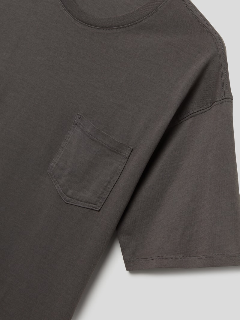T-Shirt mit Brusttasche in graphit