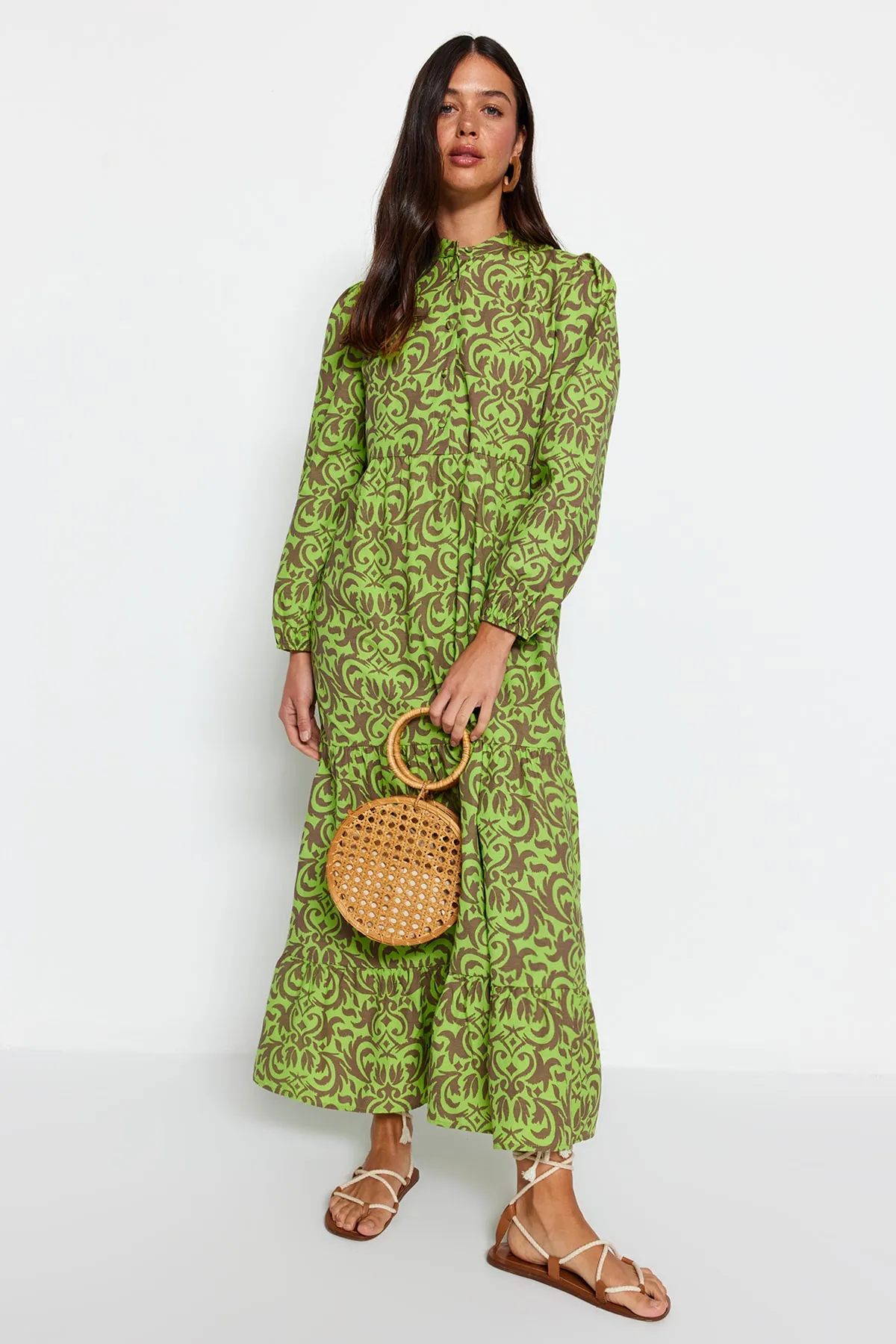 Trendyol Modest  Ölgrünes, bedrucktes, halblanges Kleid aus gewebter Baumwolle mit weiter Passform TCTSS23EB00222