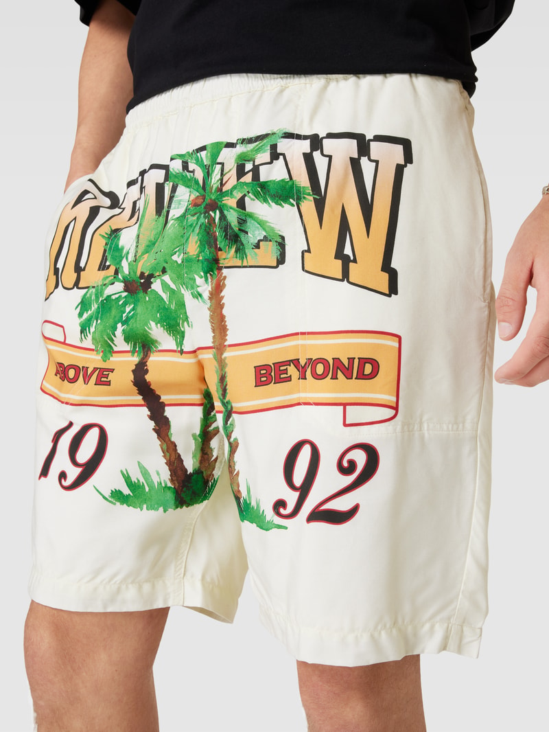 Shorts aus Viskose mit Allover-Muster in offwhite