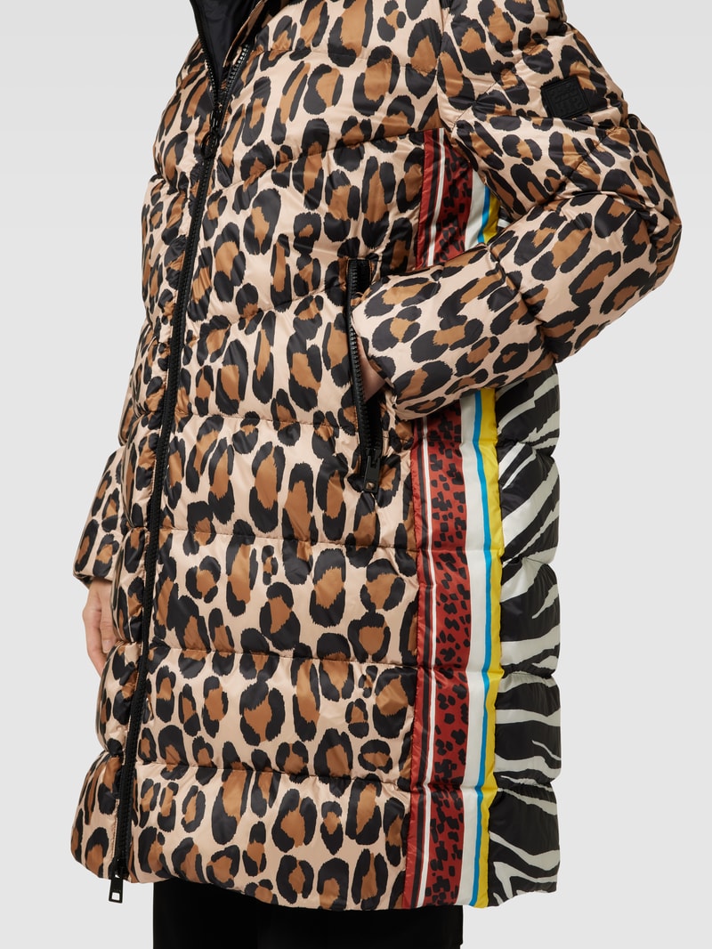 Daunenmantel mit Animal-Print in camel