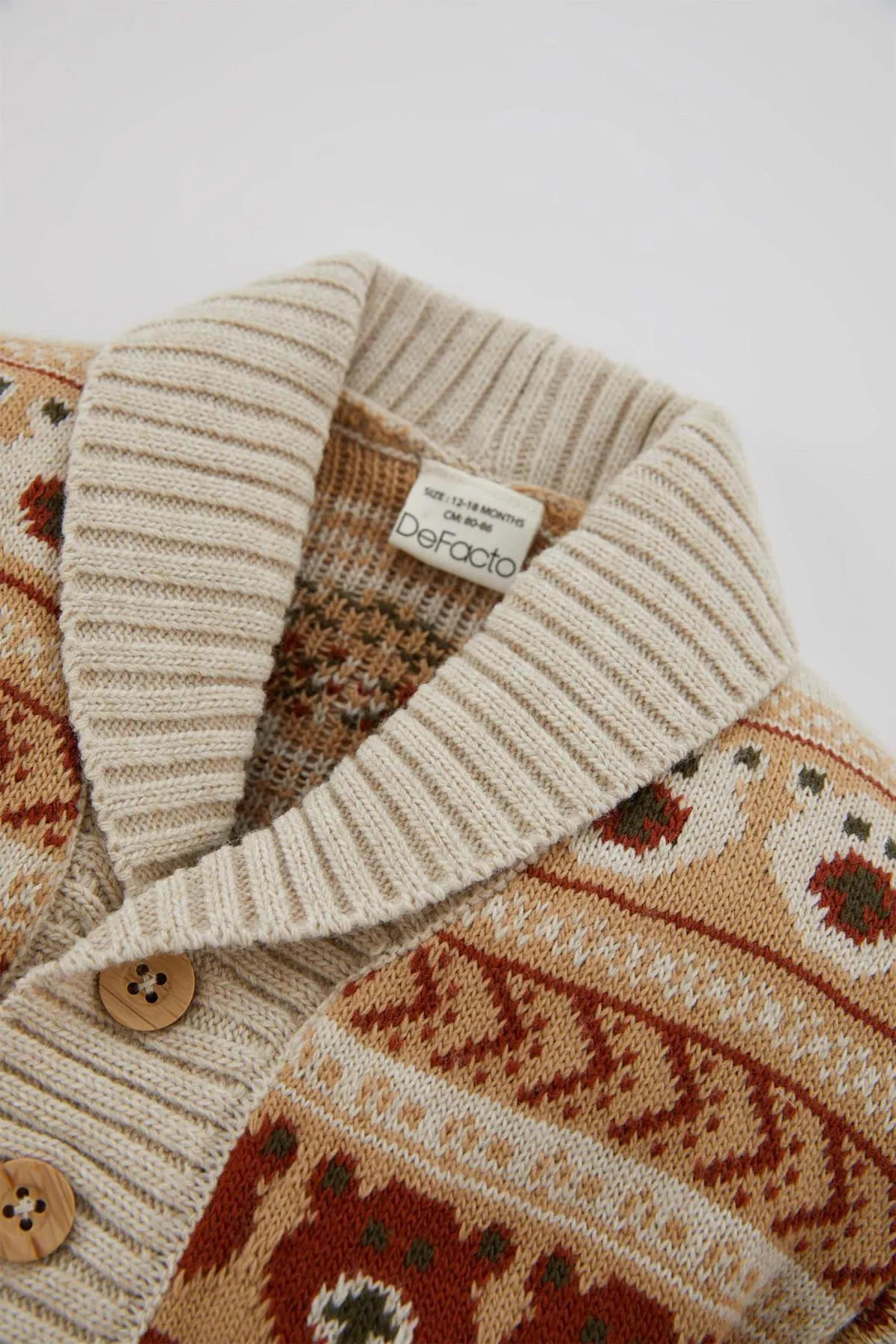 DeFacto  Strickjacke mit Schalkragen und ethnischem Muster für Babys (Jungen) A3839a523wn