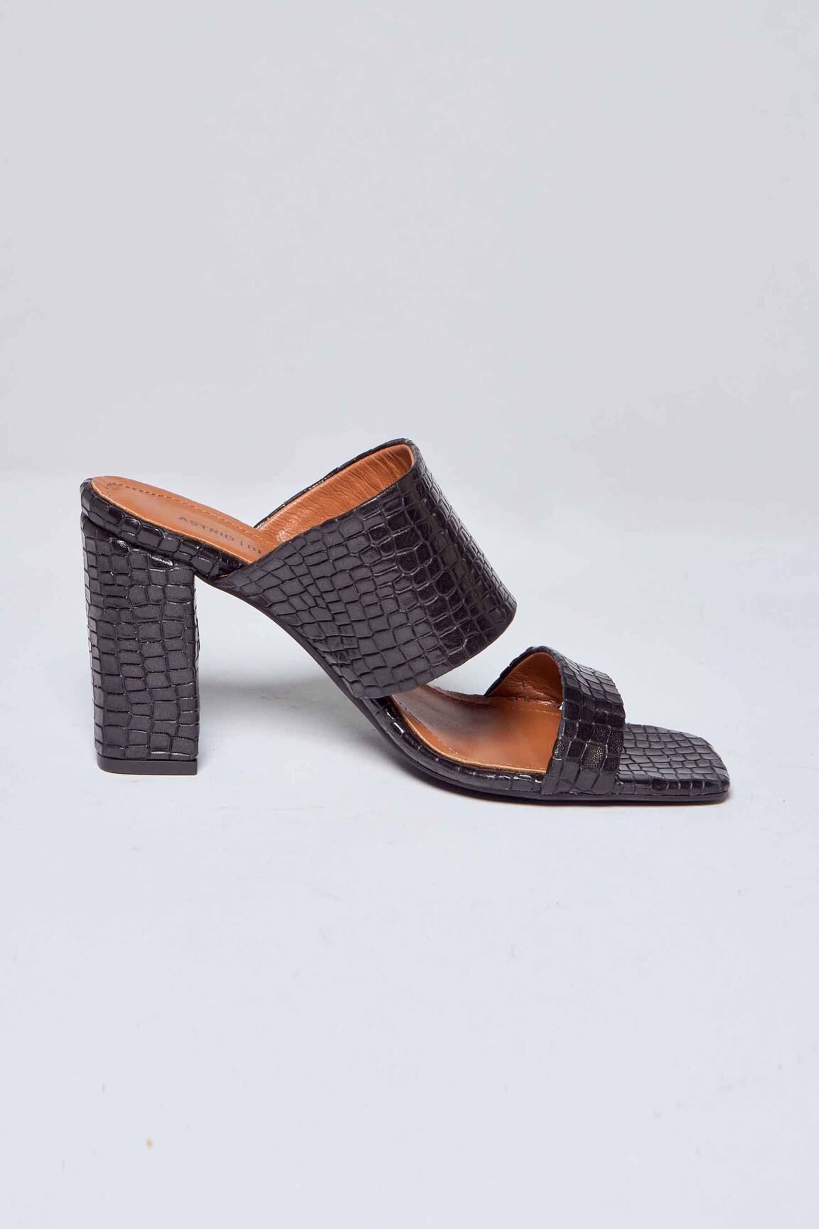 Astrid Black Label Sandales Nu Pieds Femme couleur noir