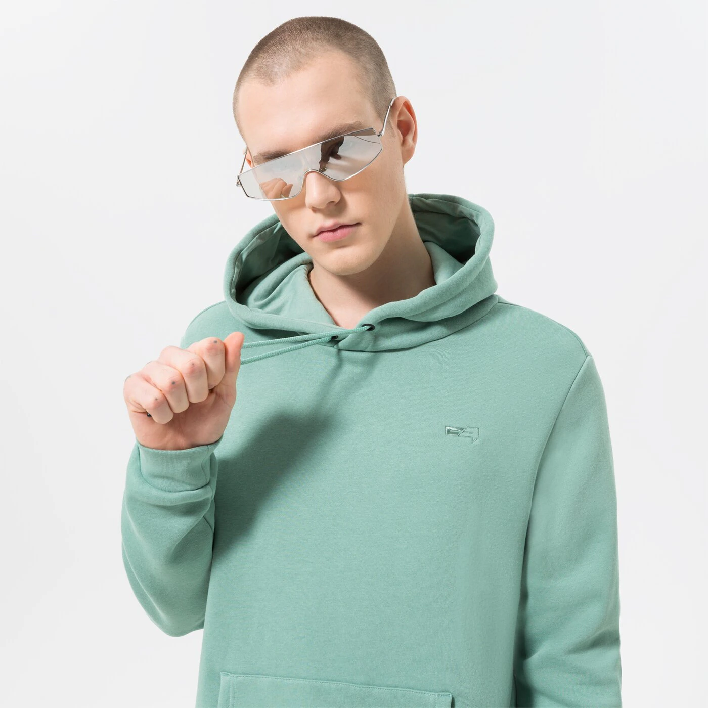 CONFRONT HOODIE GREEN Grün
