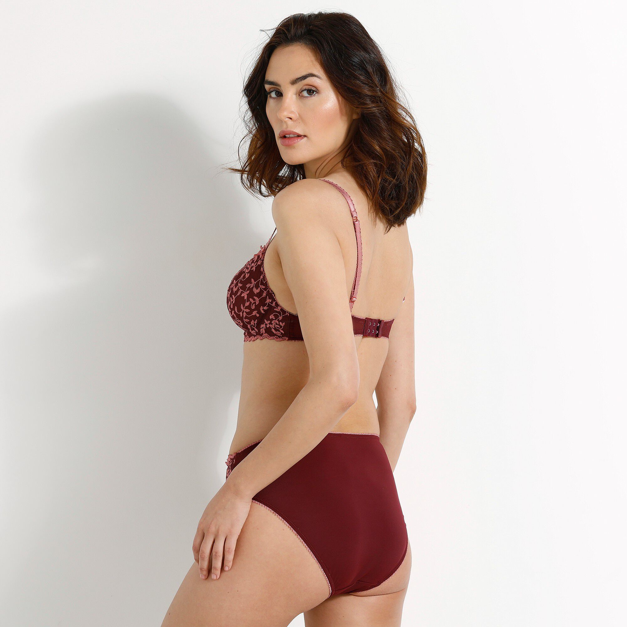 Soutien-gorge tulle brodé forme corbeille Keokea – avec armatures
