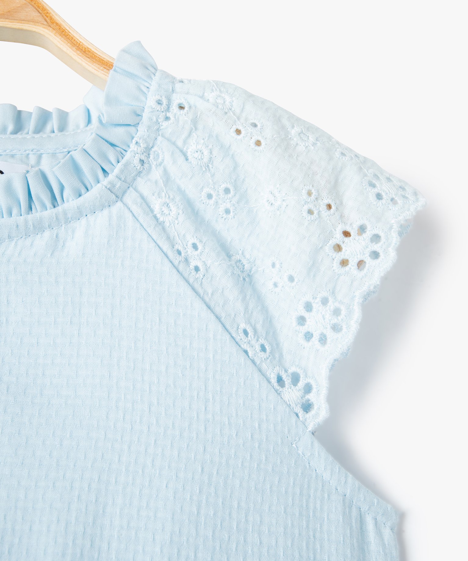 Blouse bébé fille sans manches avec épaules brodées bleu | GEMO