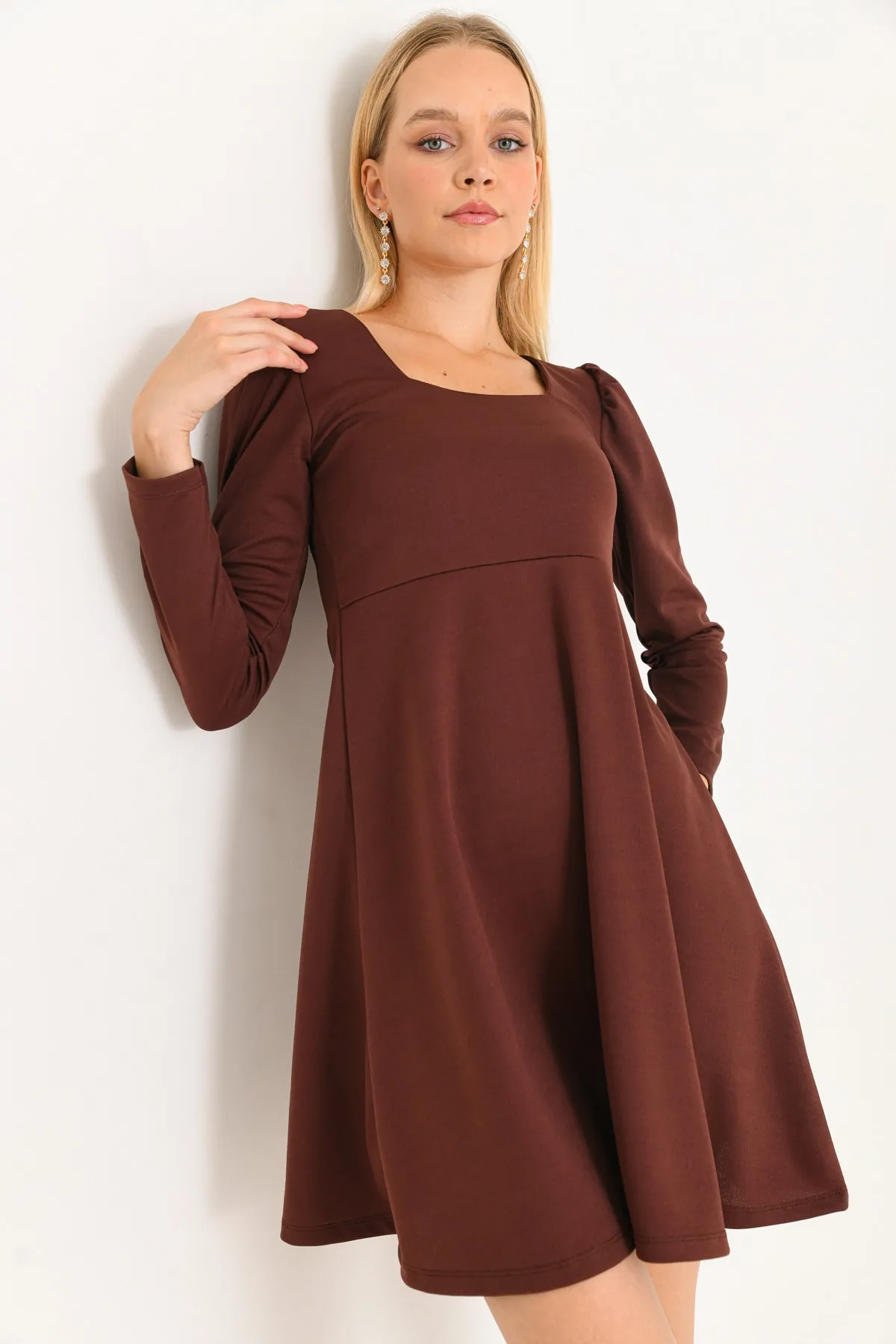 VOLT CLOTHİNG  Damen-Minikleid mit quadratischem Ausschnitt und langen Ärmeln